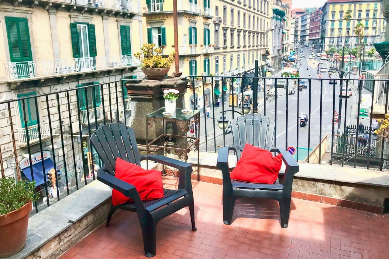 Casa Beatrice, Appartamento Nel Centro Di Napoli Napels Buitenkant foto